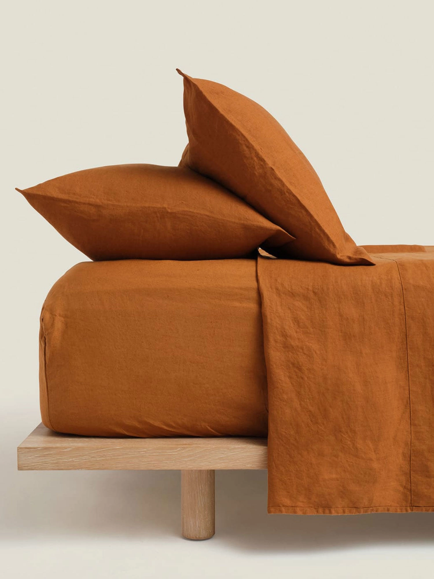 100% Linen Pillowcase Set (of two) in Tobacco