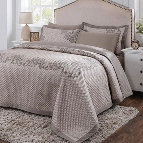 Classical Ornate Seamless Scroll Quilt/Quilted Bed Cover Neutral
