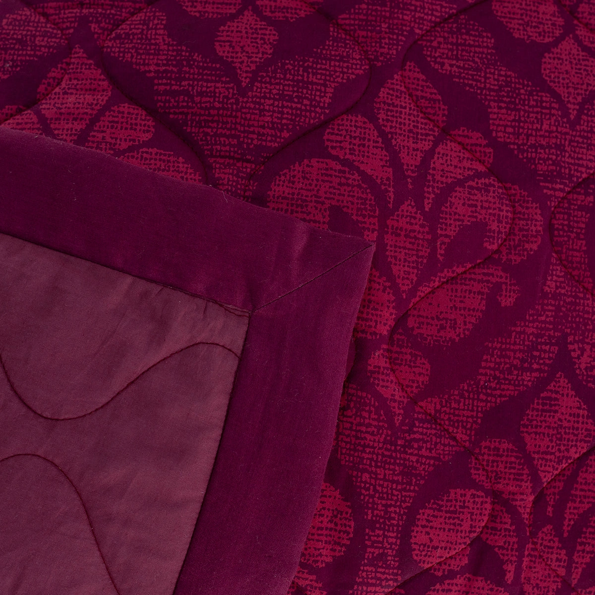Folklore Transition Diamond Festivity Summer AC Quilt/Quilted Bed Cover/Comforter Red