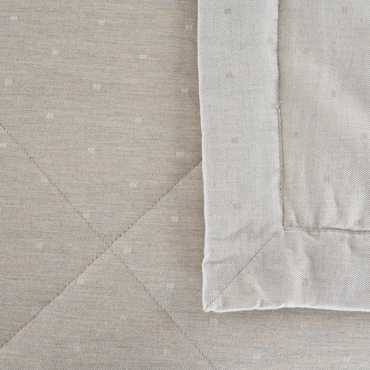 Muted Dot 100% Neutral Cotton Filling BeigeQuilt/Quilted Bed Cover