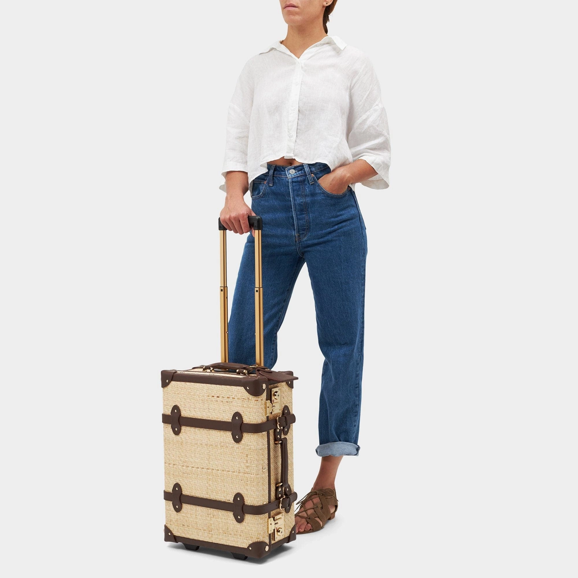 The Explorer - Carryon